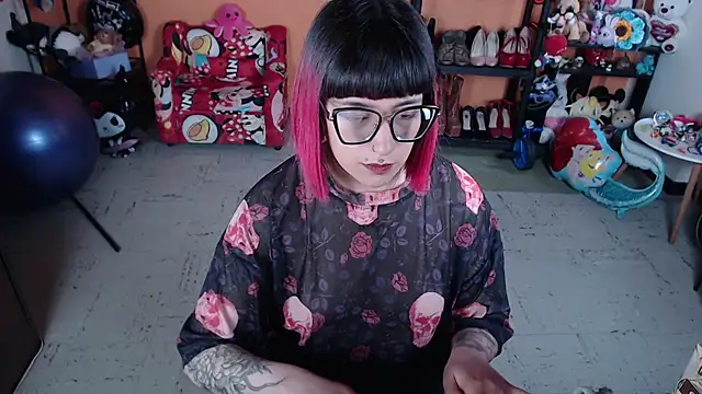 MissMiia2 online show from November 4, 2025, 3:16 pm