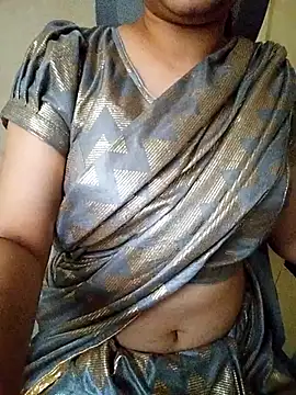 Snapshot of Indianhyna chatting on September 24, 2025, 7:15 am Indianhyna online show from September 24, 2025, 7:15 am