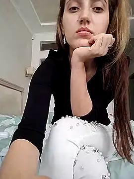 Snapshot of Iren chatting on November 12, 2025, 9:13 am Iren online show from November 12, 2025, 9:13 am