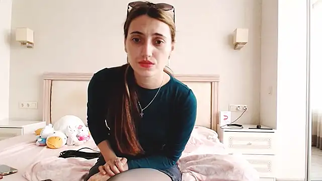 Snapshot of Iren chatting on November 8, 2025, 9:46 am Iren online show from November 8, 2025, 9:46 am