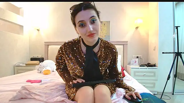 Snapshot of Iren chatting on December 20, 2025, 11:18 pm Iren online show from December 20, 2025, 11:18 pm