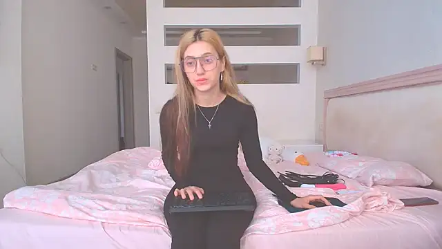 Iren online show from October 2, 2025, 10:40 am