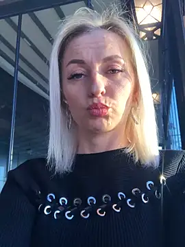 Diamond Bunny  online show from February 8, 2025, 2:38 pm