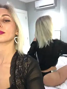 Diamond Bunny  online show from February 21, 2025, 9:00 pm