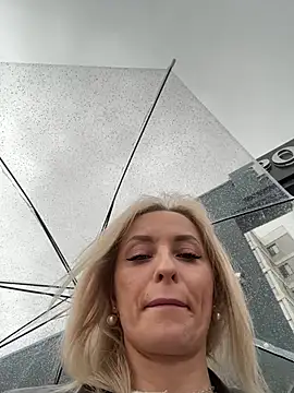 Diamond Bunny  online show from April 2, 2026, 7:15 am