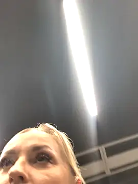 Diamond Bunny  online show from September 21, 2025, 2:00 pm