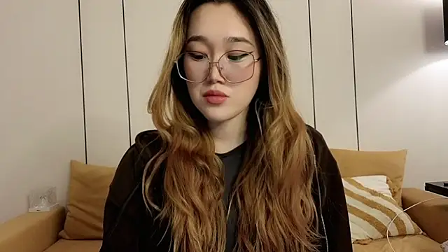 Jennatyan online show from March 12, 2026, 6:28 am