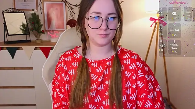 Snapshot of Emma_B1uem chatting on December 25, 2024, 9:54 pm Emma B1uem online show from December 25, 2024, 9:54 pm