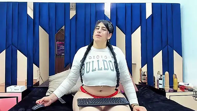 Snapshot of Criistaal_ chatting on January 31, 2025, 4:36 am Criistaal  online show from January 31, 2025, 4:36 am