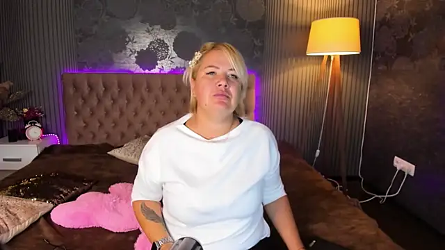 CurlyDreams online show from September 20, 2025, 5:34 am