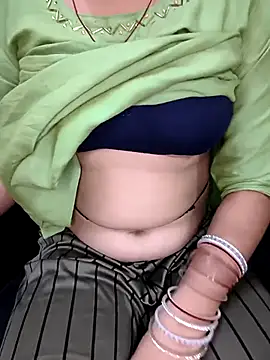 kaveerpooja947 online show from September 16, 2025, 4:30 pm