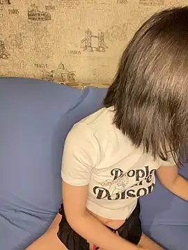 Snapshot of lalallalalaa- chatting on October 15, 2025, 3:31 pm lalallalalaa- online show from October 15, 2025, 3:31 pm