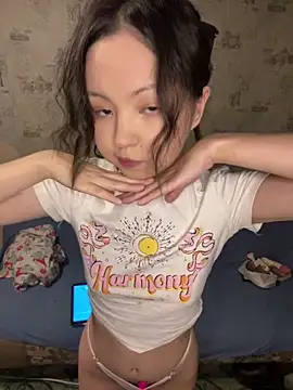 Snapshot of lalallalalaa- chatting on October 3, 2025, 3:02 pm lalallalalaa- online show from October 3, 2025, 3:02 pm