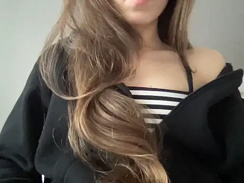 Lovewithyoud online show from December 11, 2024, 9:41 am