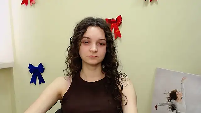  SusieSu  online show from February 18, 2025, 10:49 am