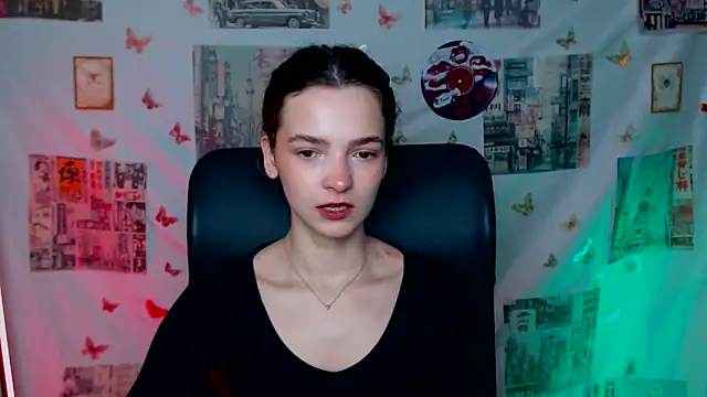  SusieSu  online show from April 14, 2026, 6:29 am