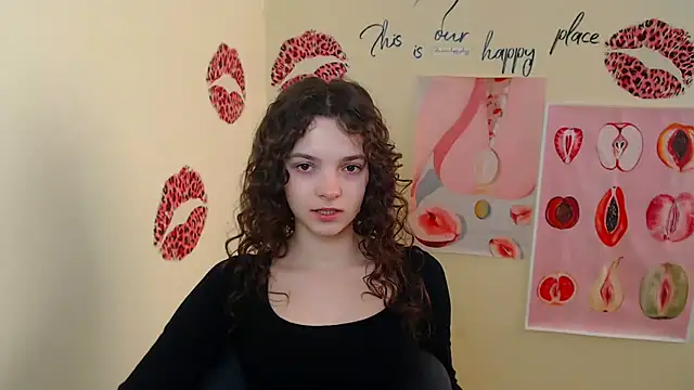  SusieSu  online show from February 17, 2025, 1:11 pm