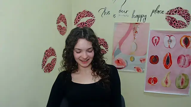  SusieSu  online show from February 17, 2025, 4:39 pm