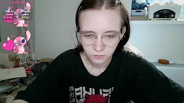 Snapshot of crashtest_13 chatting on September 17, 2025, 9:55 am crashtest 13 online show from September 17, 2025, 9:55 am