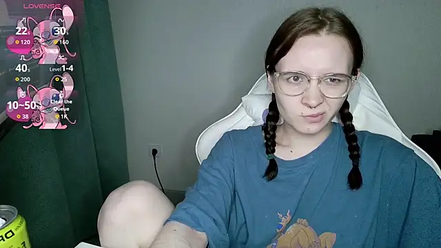 Snapshot of crashtest_13 chatting on October 31, 2025, 6:04 pm crashtest 13 online show from October 31, 2025, 6:04 pm