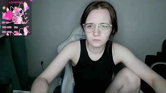 Snapshot of crashtest_13 chatting on October 15, 2025, 4:59 pm crashtest 13 online show from October 15, 2025, 4:59 pm