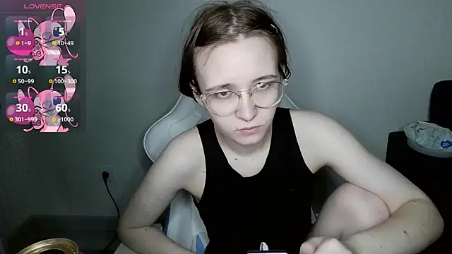 Snapshot of crashtest_13 chatting on October 12, 2025, 1:34 pm crashtest 13 online show from October 12, 2025, 1:34 pm