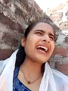 Snapshot of Cute-Nilam chatting on February 6, 2025, 6:51 am Cute-Nilam online show from February 6, 2025, 6:51 am