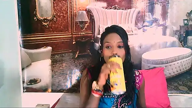 Snapshot of IndianLoveBug chatting on October 20, 2025, 6:19 pm IndianLoveBug online show from October 20, 2025, 6:19 pm