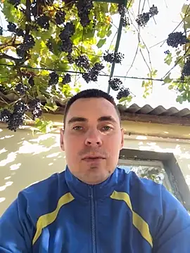 Rowing199456 online show from September 23, 2025, 6:09 am