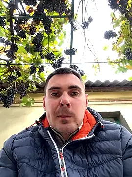 Rowing199456 online show from September 29, 2025, 6:42 am