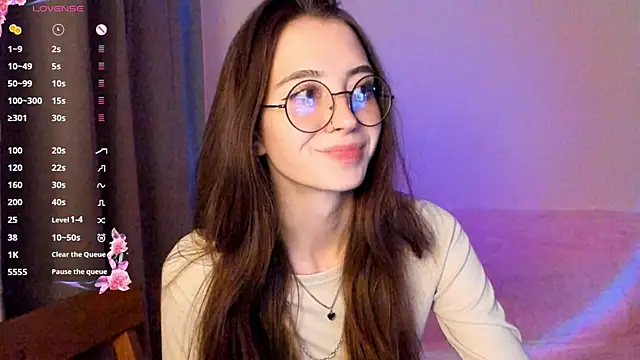 Snapshot of EvaBradley chatting on October 18, 2025, 6:32 pm EvaBradley online show from October 18, 2025, 6:32 pm