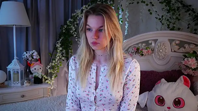 EdlinAlliston online show from November 24, 2025, 2:28 pm