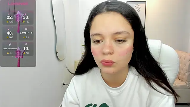 Bella-hadiid online show from February 11, 2025, 11:31 am