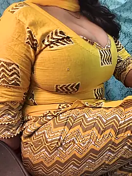 Snapshot of Anamika_Kapoor chatting on February 14, 2026, 10:32 pm Anamika Kapoor online show from February 14, 2026, 10:32 pm