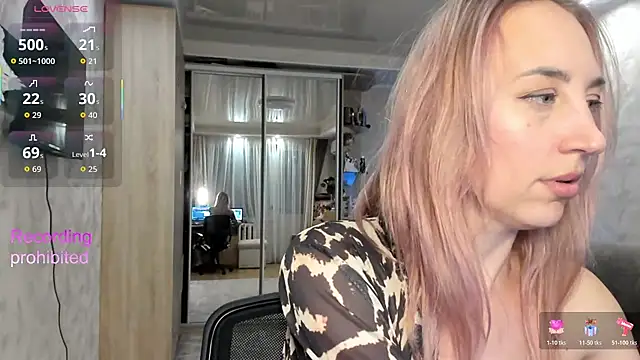 lady Nati online show from December 22, 2025, 2:06 pm