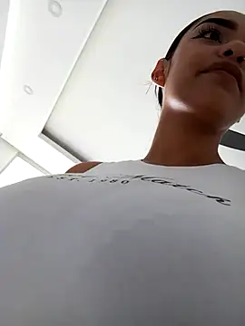 Sara-77 online show from September 20, 2025, 5:29 pm