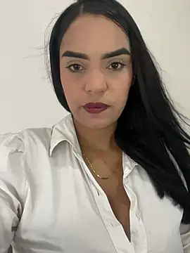 Snapshot of Sara-77 chatting on February 9, 2026, 3:32 pm Sara-77 online show from February 9, 2026, 3:32 pm