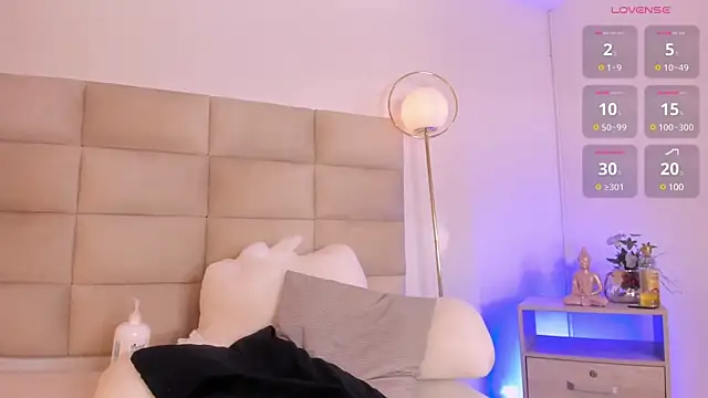 Skyler ferrer online show from March 4, 2025, 2:17 am