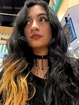 Lila Desiree online show from January 28, 2025, 1:50 am