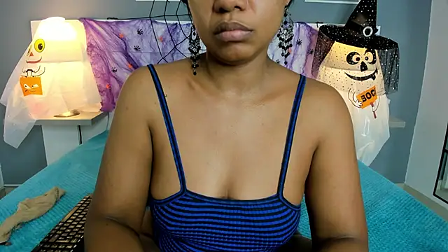 Snapshot of Kamila-Kane chatting on October 27, 2025, 7:48 pm Kamila-Kane online show from October 27, 2025, 7:48 pm