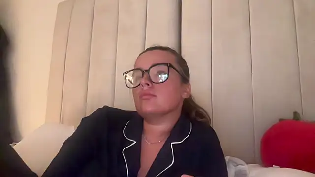 maisiesmithx online show from September 28, 2025, 11:34 pm