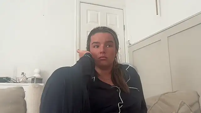 maisiesmithx online show from September 29, 2025, 11:38 am