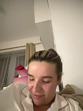 maisiesmithx online show from October 8, 2025, 11:05 pm