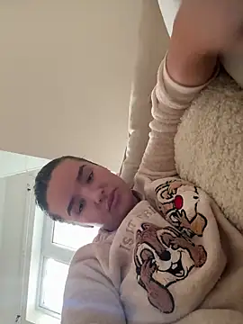 maisiesmithx online show from January 6, 2025, 1:52 pm