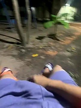 Snapshot of Erick-90 chatting on October 28, 2025, 12:33 am Erick-90 online show from October 28, 2025, 12:33 am