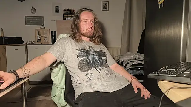 Snapshot of DrownMentallyyy chatting on October 9, 2025, 11:38 pm DrownMentallyyy online show from October 9, 2025, 11:38 pm