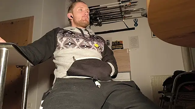 Snapshot of DrownMentallyyy chatting on October 1, 2025, 5:56 am DrownMentallyyy online show from October 1, 2025, 5:56 am