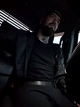 Snapshot of Beardedtattood chatting on October 18, 2025, 11:34 am Beardedtattood online show from October 18, 2025, 11:34 am