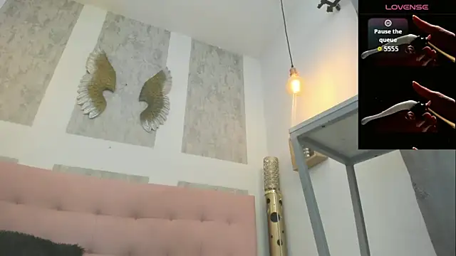 zhamira 21 online show from February 19, 2026, 8:39 pm