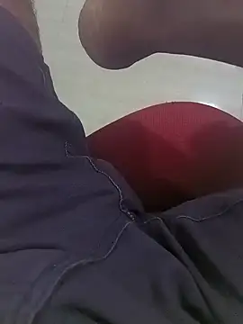 Snapshot of SuranSexy33 chatting on November 21, 2025, 2:27 pm SuranSexy33 online show from November 21, 2025, 2:27 pm